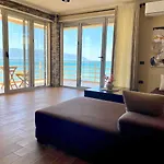 Avenue Haven * Vlora